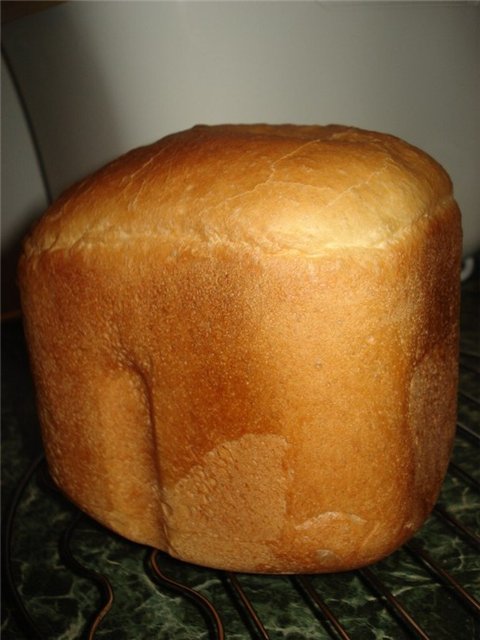Bread maker Rolsen RBM-530