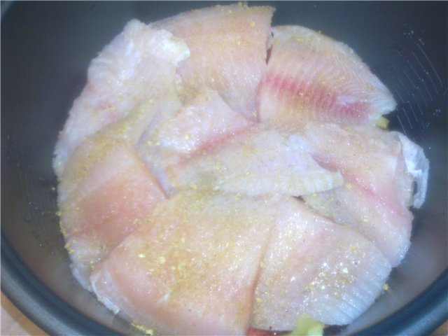 Tilapia in a multicooker with vegetables (Panasonic SR-TMH181)