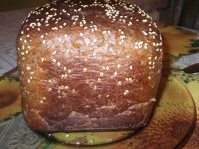Egyszerű kovászos kenyér, élesztő nélkül, a kenyérkészítőben