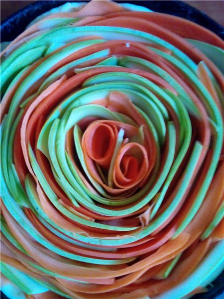 Espiral de pastel de calabacín y zanahoria