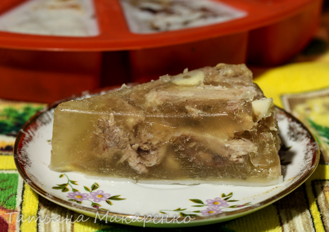 Jellied meat in Oursson pressure cooker