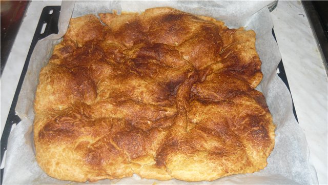 Almoishavena sweet and cheese flatbread (Almoixаvena Moixаvena)