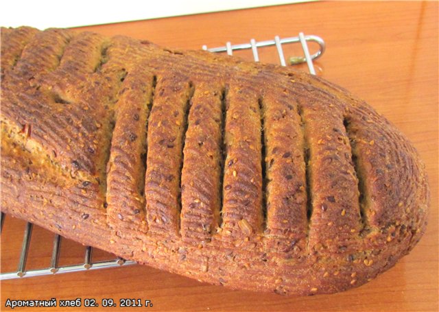 Geurig brood met zuurdesem van rogge in de oven