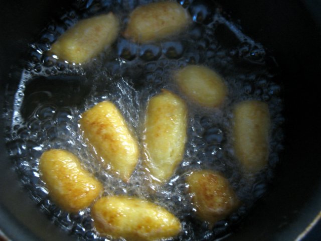 Dauphine puffed potatoes