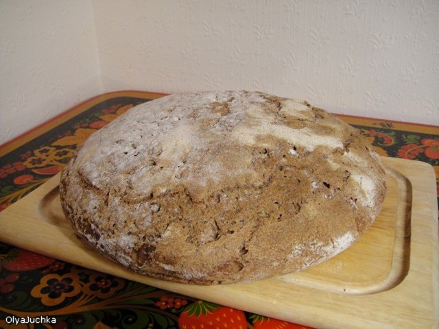 לחם מחיטה מלאה עם מחמצת שיפון