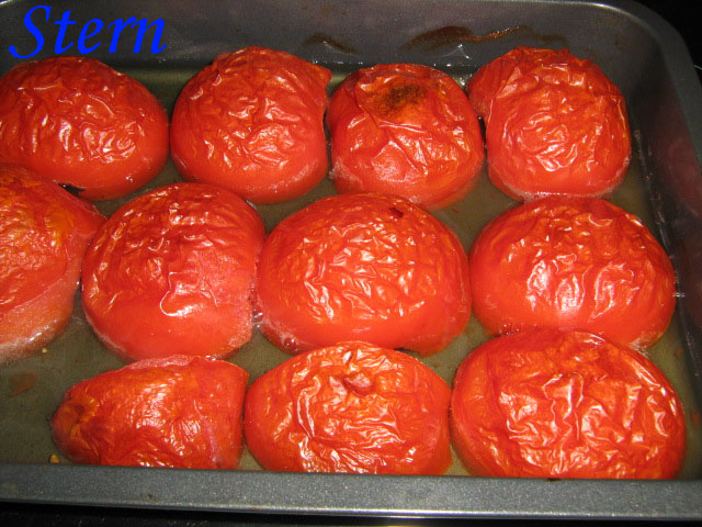 Tomato sauce in the oven (master class)