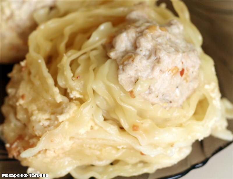 Minced meat nests in cheese sauce (Cuckoo 1054)
