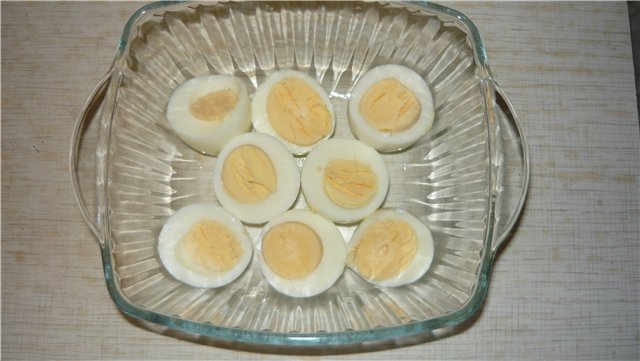Huevos al horno con salsa