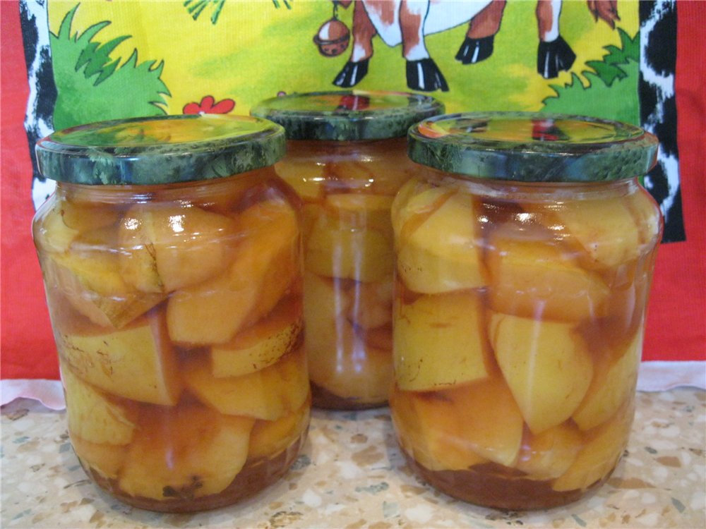 Quince marinated with citric acid