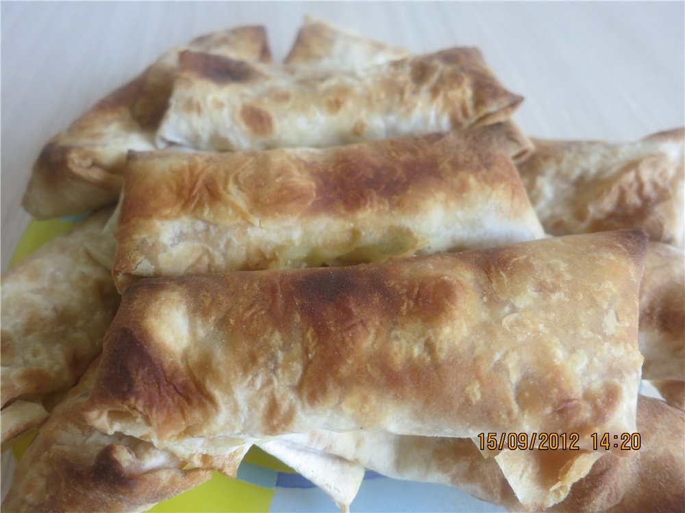 Lavash rolls with chicken and cheese