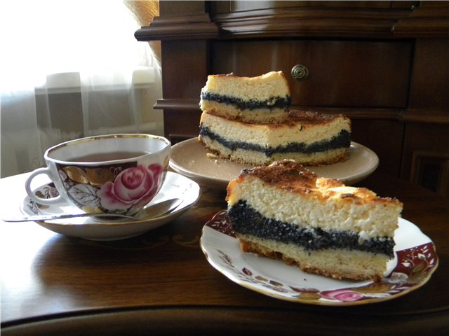 Shortcake with cottage cheese and poppy seeds