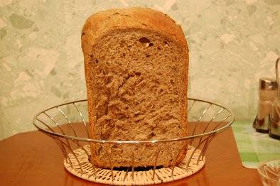 Champignonbrood met knoflook in een broodbakmachine