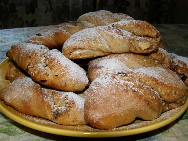 Gedraaide broodjes met rozijnen (mager)