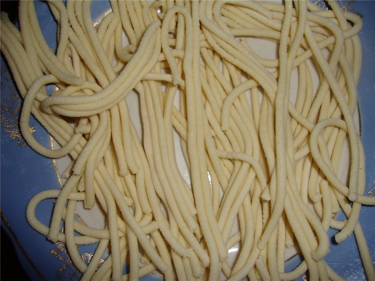Machine for making pasta