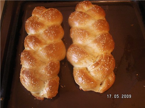 Belarusian challah with potato broth in the oven