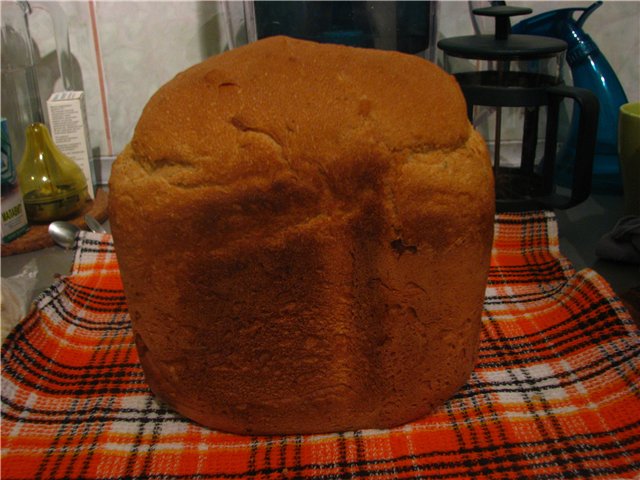 خبز بسيط مع البذور في صانع الخبز