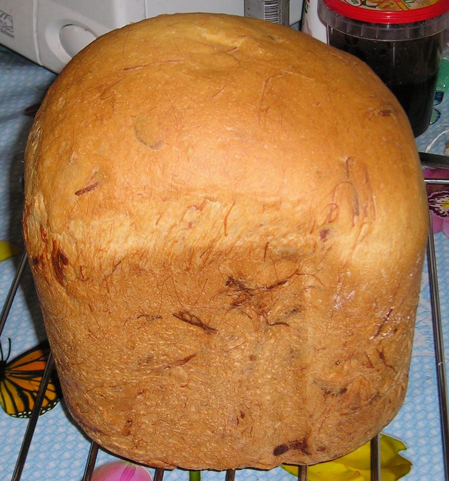 Bread with smoked cheese chechel Pigtail (bread maker)