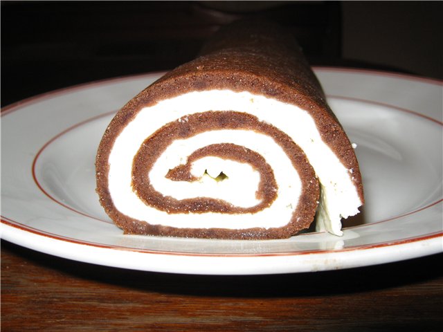 Biscuit roll, baked with filling