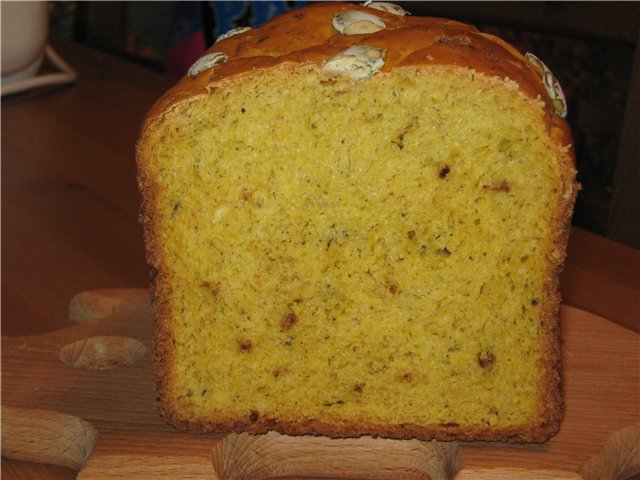 Pumpkin bread with herbs (bread maker)