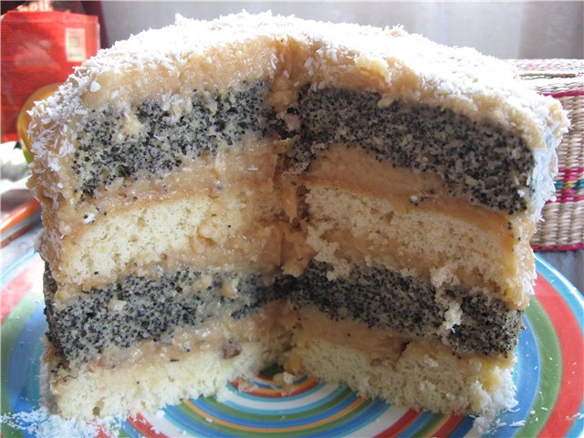 Sponge cake with poppy seeds and condensed milk mousse