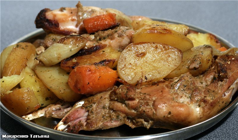 Rabbit legs with potatoes in a roasting bag (Cuckoo 1054)