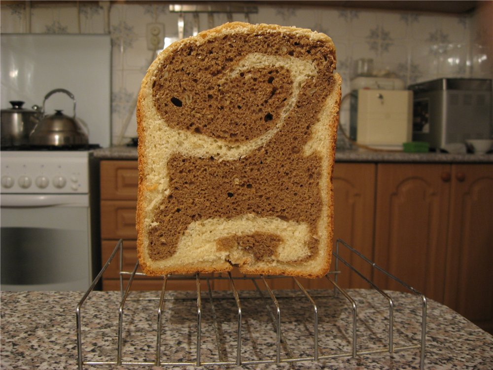 Chleb czarno-biały duet w wypiekaczu do chleba