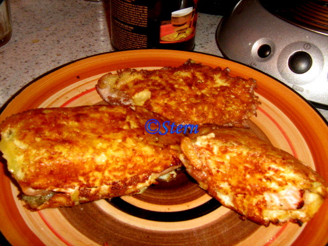 Fish or meat fillet in a potato-cheese crust