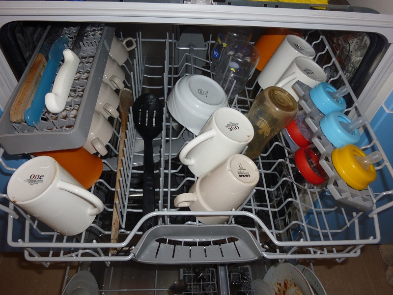 Hogyan tegyük az edényeket a mosogatógépbe