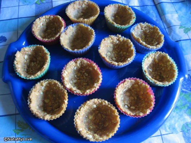 Condensed milk tartlets (without baking)