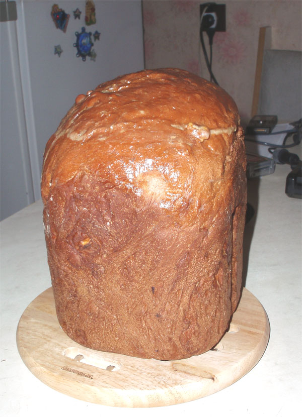 Csokoládé kenyér dióval kenyérsütőben
