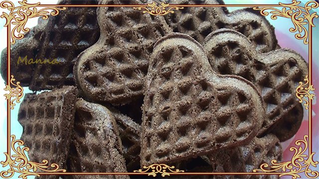 Biscotti di semolino con gocce di cioccolato in una piastra per cialde