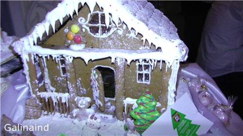 Gingerbread house (how to assemble and decorate)