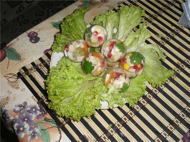 Decorating salads and other dishes