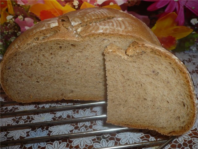 Bread with kvass and rye-kefir sourdough.