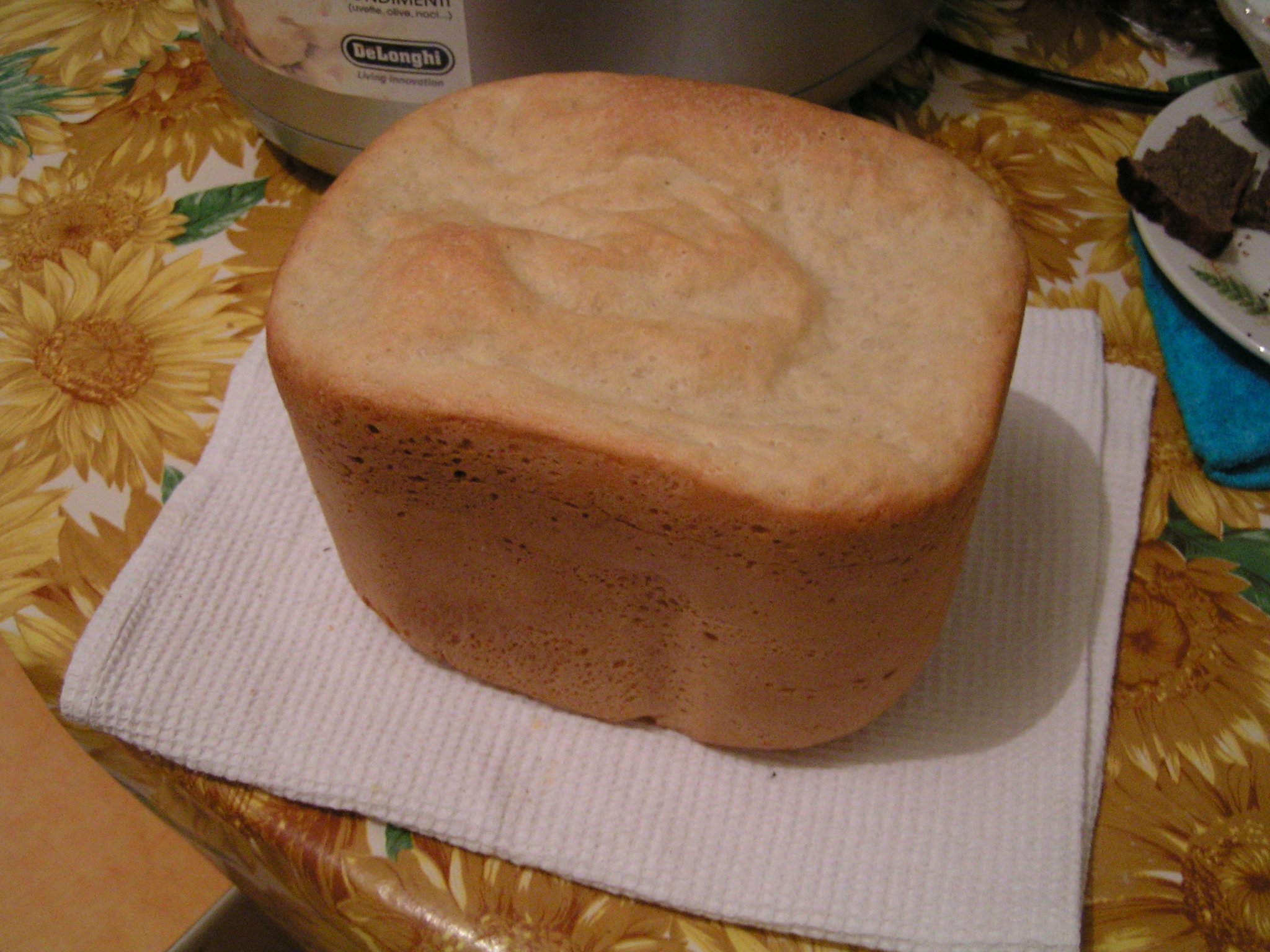 Bochenek chleba z patelni (piekarnik)