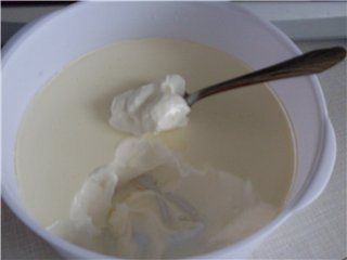 How to make sour cream in a yogurt maker?