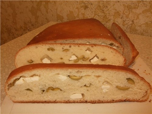 خبز يوناني بالفيتا والزيتون (بالفرن)