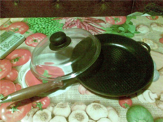 Utensils for cooking (pots, pans, lids) (2)