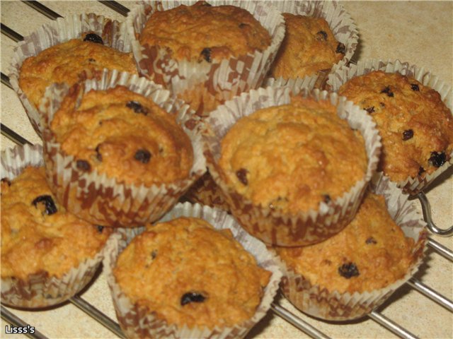 Apple muffins with dried apricots (lean)