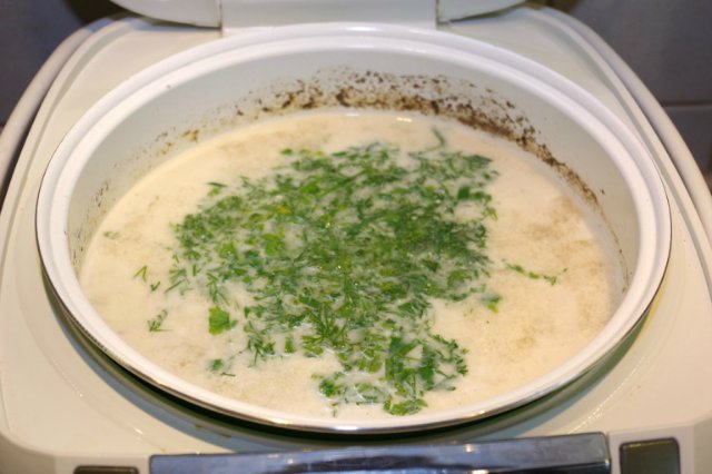 Sýrová polévka s kukuřičnými klasy (multivark MARUCHI 47)