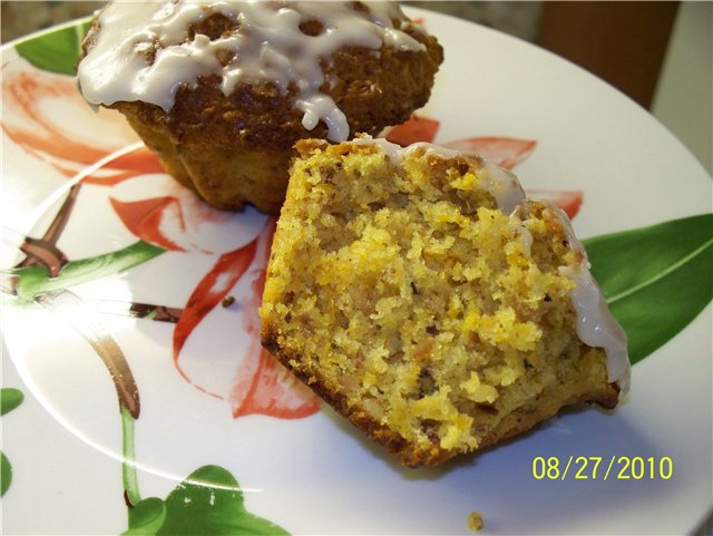 Carrot-nut muffins