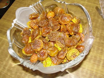 Sun-dried figs