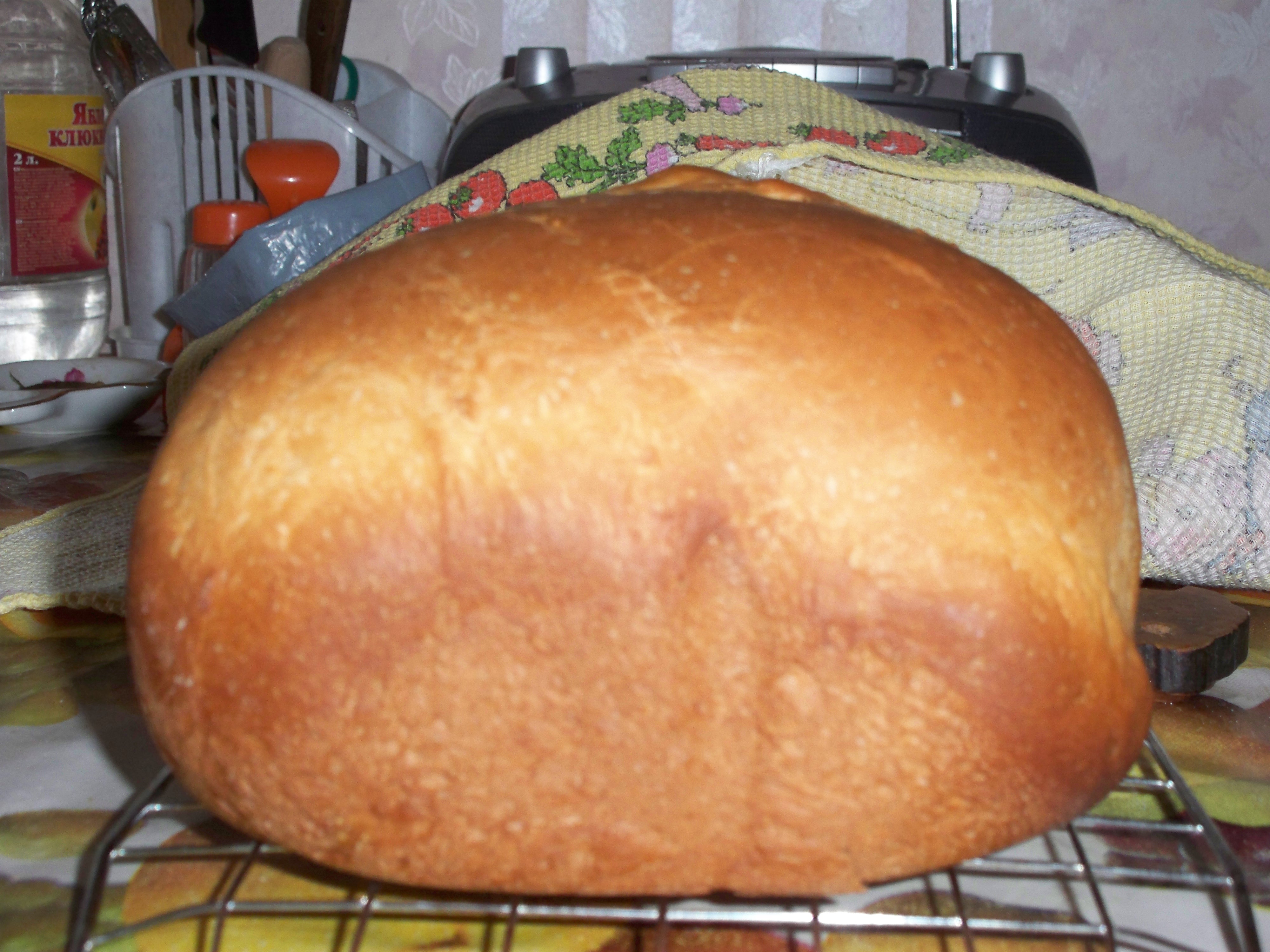 لفة الزبدة على الكفير مع القرفة (صانع الخبز)