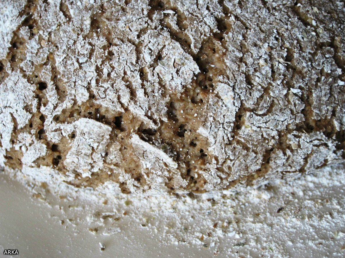 Chleb żytni na zakwasie z mąki tapetowej