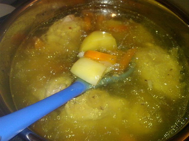 Chicken soup in a slow cooker Steba