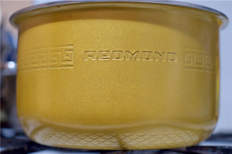 Redmond RMC-250 multicooker