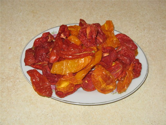 Sun-dried or dried tomatoes