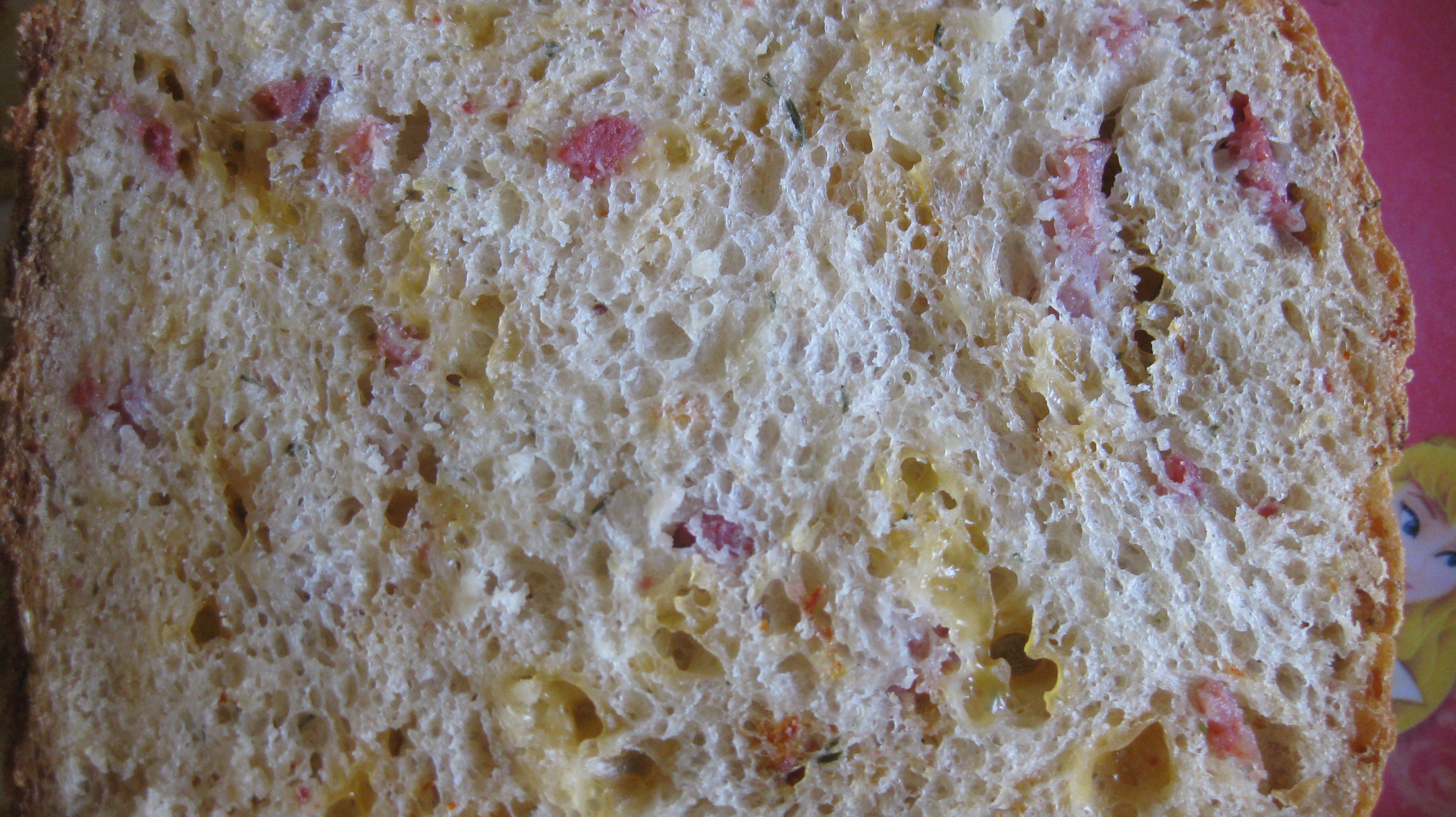 Snack kenyér (sajttal, kaporral és szalámival) (kenyérkészítő)