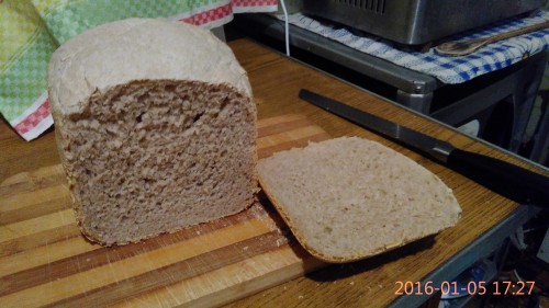 Pan de trigo de masa madre en una panificadora