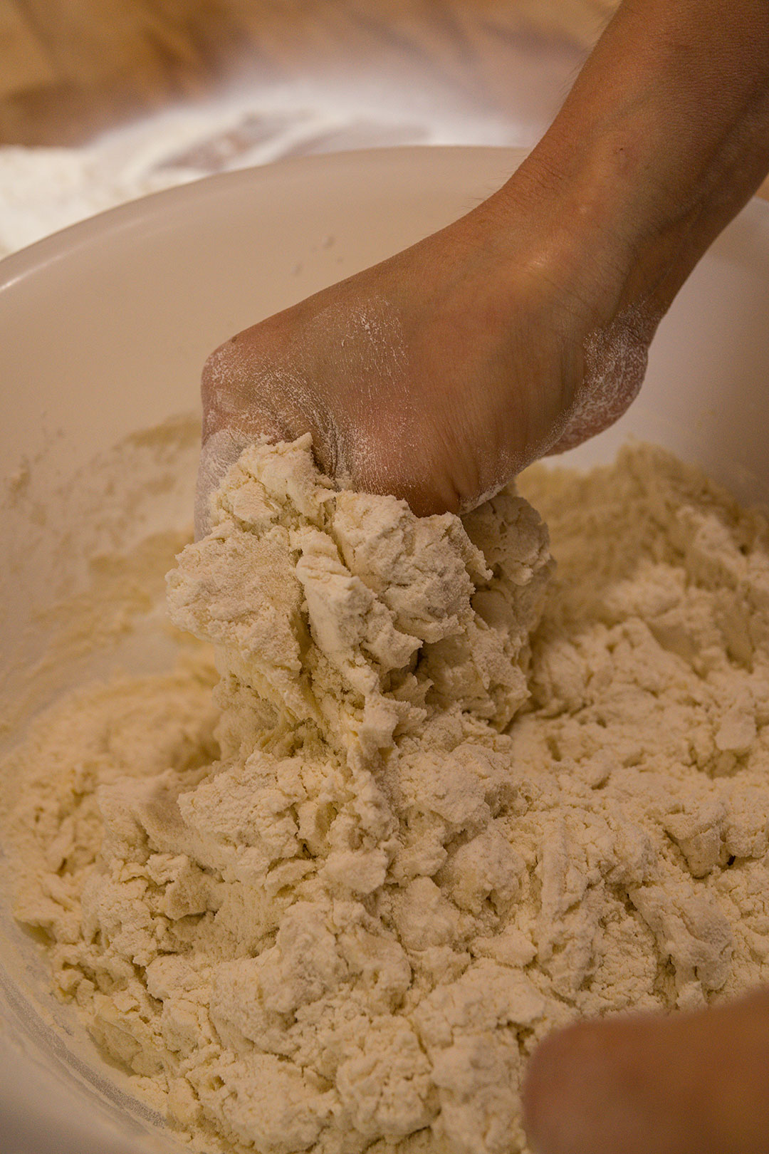 Hogyan lehet sütni egy üzbég lapos kenyeret hagyományos sütőben?
